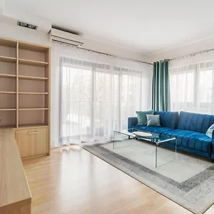 Bartycka Elegant , Warszawa Polska