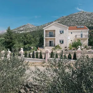Hedon-stone , Starigrad Paklenica Chorwacja